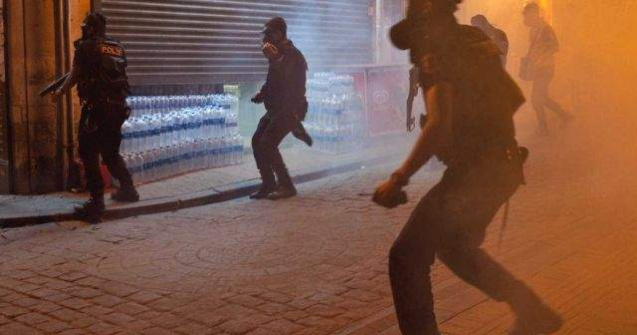 Confruntari violente in Turcia: Politia a folosit gaze lacrimogene