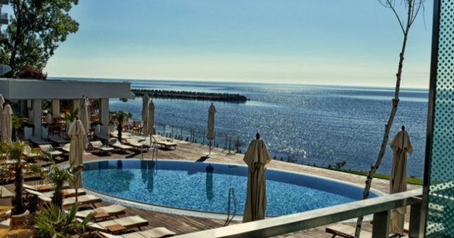 Fata lui Gigi Becali, Teodora, a deschis fostul hotel Inter din stațiunea Venus. Cu cât se închiriază o cameră