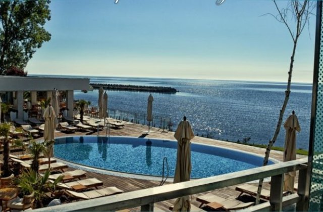 Fata lui Gigi Becali, Teodora, a deschis fostul hotel Inter din stațiunea Venus. Cu c&acirc;t se &icirc;nchiriază o cameră 