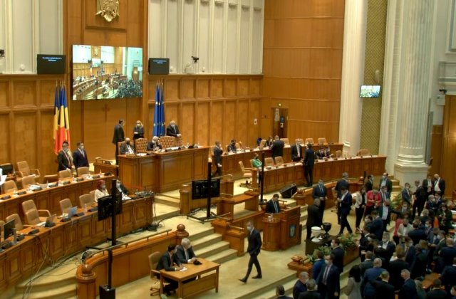 Educația sexuală a pornit jihadul &icirc;ntre parlamentari. &bdquo;&Icirc;n Uniune am intrat cu fața, nu cu spatele&rdquo;; &bdquo;Sex, sex, sex. Na, sunteți mulțumiți?&rdquo; 