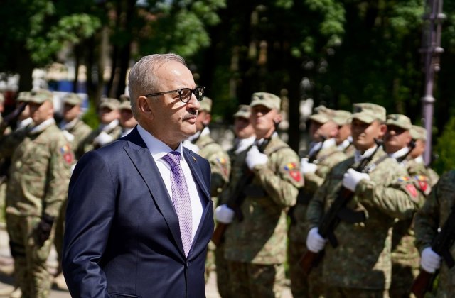 Vasile D&icirc;ncu: &rdquo;Nu este vreun pericol să fie atacată Rom&acirc;nia. Rom&acirc;nii pot să meargă liniştiţi pe litoralul Mării Negre&rdquo;&rdquo;