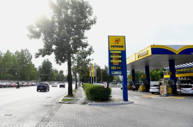 Prețul carburanților, compensat pentru trei luni. Analist: &bdquo;0,5 lei &icirc;nseamnă cel puțin batjocură&rdquo; 