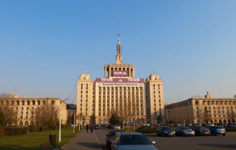 O femeie a murit după ce a căzut de pe Casa Presei