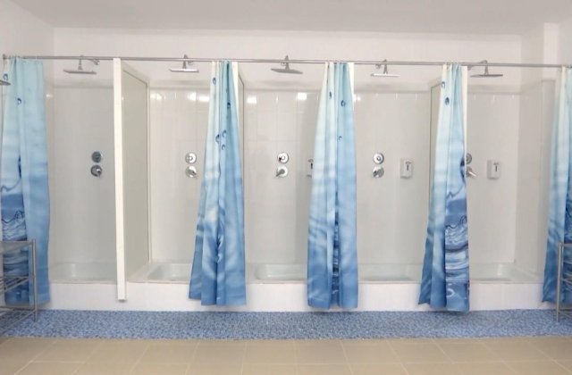 Soluția Primăriei Iași pentru a ajuta localnicii &icirc;ngroziți de facturi: dușuri și mașini de spălat publice. Chirică: &bdquo;Vin vremuri grele&rdquo; 