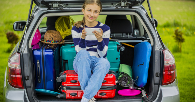 Obiecte pe care trebuie să le ai în bagaj pentru o călătorie cu mașina