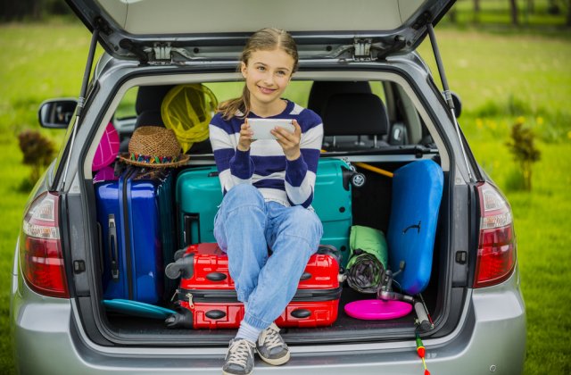 Obiecte pe care trebuie să le ai &icirc;n bagaj pentru o călătorie cu mașina