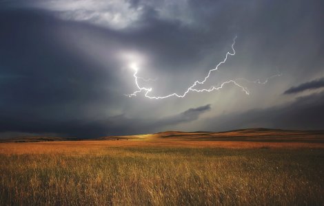 Prognoza meteo ANM pentru weekendul 25 - 26 iunie: căldură și averse cu tunete și fulgere