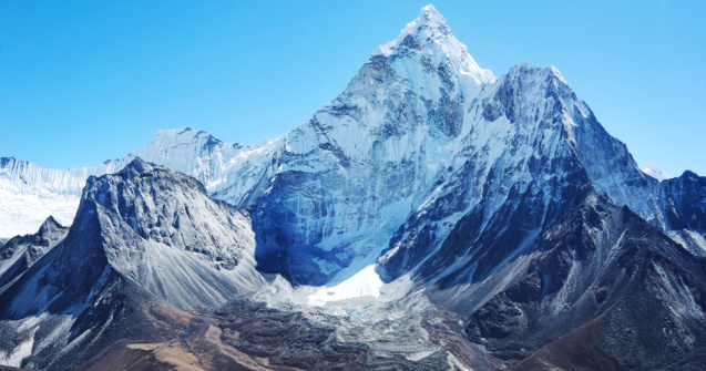 Un pianist din Oradea a susținut un concert pe muntele Everest