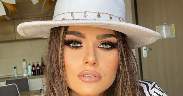 Theo Rose, adevăratul motiv pentru care și-a tuns părul: „O să mă vedeți și când închideți ochii”