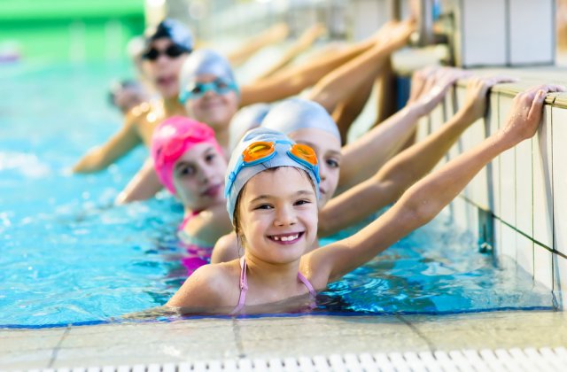 Camelia Potec: &bdquo;Școlile mai mari din Rom&acirc;nia să aibă &icirc;n curte un bazin de 25m&rdquo;