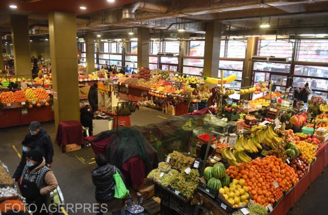 Rom&acirc;nii, prea săraci pentru fructe și legume proaspete. Marfa ajunge la gunoi 