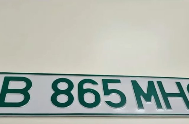 Primul număr de &icirc;nmatriculare verde &icirc;n Rom&acirc;nia. Ce &icirc;nseamnă şi la ce categorie de maşini se atribuie