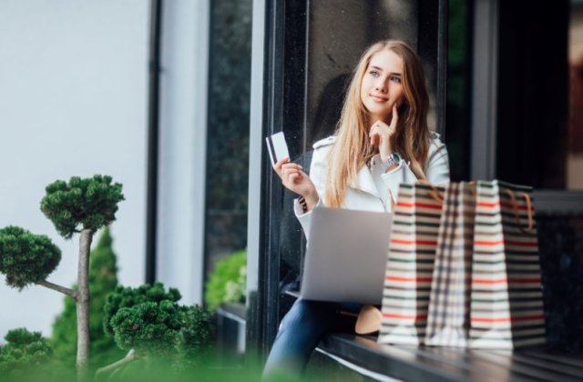 Moda la un click distanță