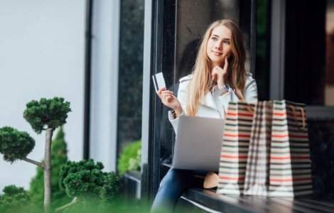 Moda la un click distanță