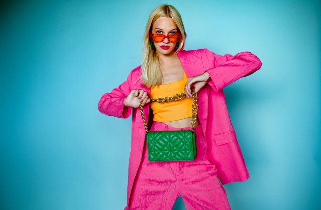 Fii la curent cu tendințele modei. Ce culori se poartă &icirc;n această vară