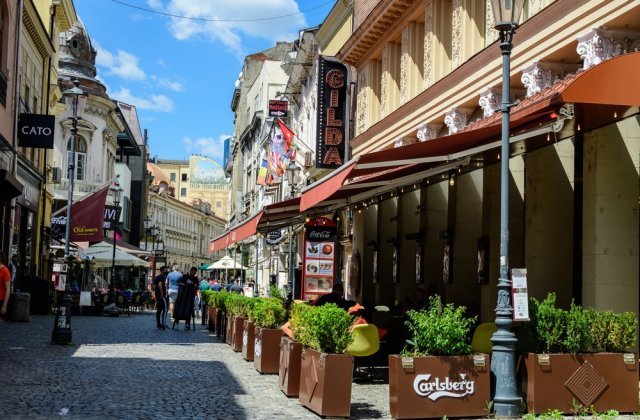 Agenți de pază din Centrul Vechi al Capitalei, reținuți pentru că băteau clienții cluburilor