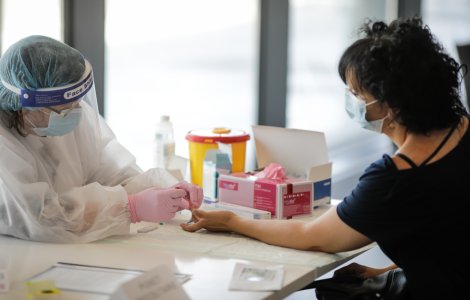 Cazurile COVID cresc mai multe țări. Directorul OMS: „Pandemia nu s-a încheiat”