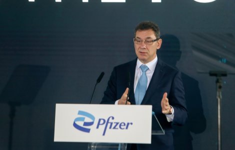 Un nou val de COVID-19. Ce avertizări a făcut directorul general al Pfizer
