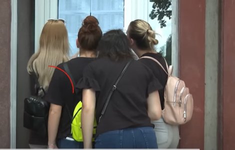 Bani și cadouri pentru elevii de 10