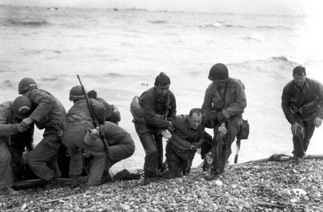 Ceremoniile marcand Debarcarea din Normandia, transformate intr-un "summit" pe tema Ucrainei