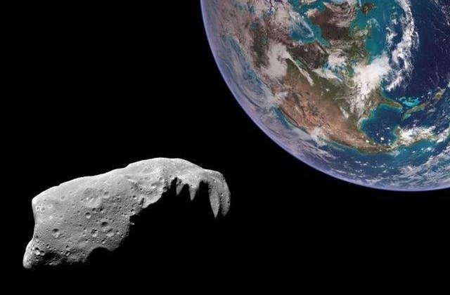 Un asteroid de mari dimensiuni, supranumit "Bestia", va trece duminica pe langa Terra