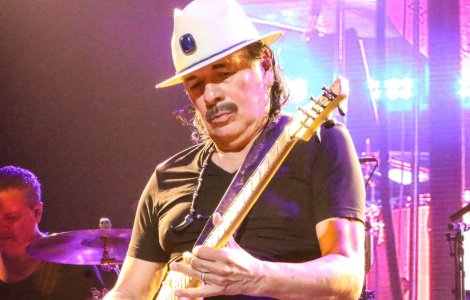 VIDEO Carlos Santana a leșinat în timpul unui concert