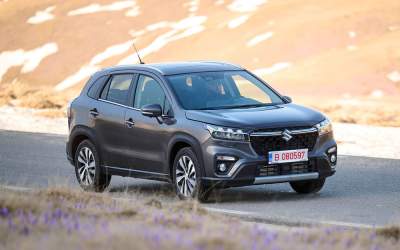 Test drive Suzuki Scross - La...