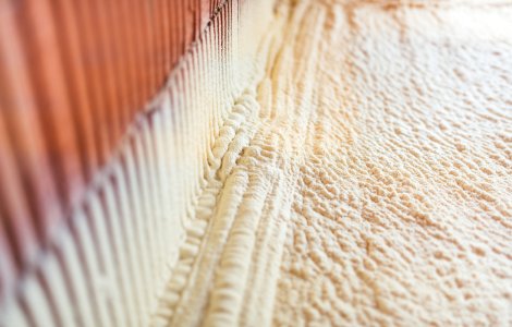 Cu ce se acoperă spuma poliuretanică?