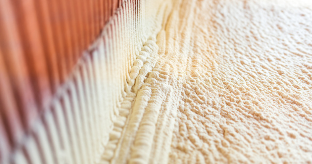 Cu ce se acoperă spuma poliuretanică?