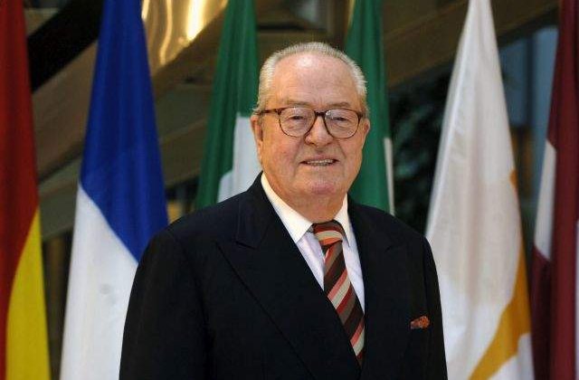 Jean-Marie Le Pen afirma ca se simte ranit si tradat