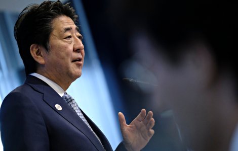 Fostul premier nipon Shinzo Abe a murit