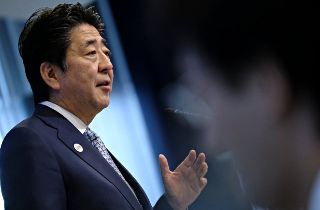 Fostul premier nipon Shinzo Abe a murit 