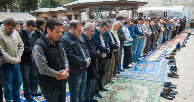 Musulmanii din România sărbătoresc Kurban Bayram. Ce semnifică sărbătoarea