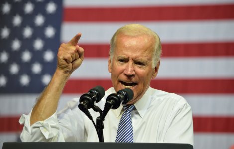 Președintele Joe Biden pleacă în căutare de petrol în Arabia Saudită