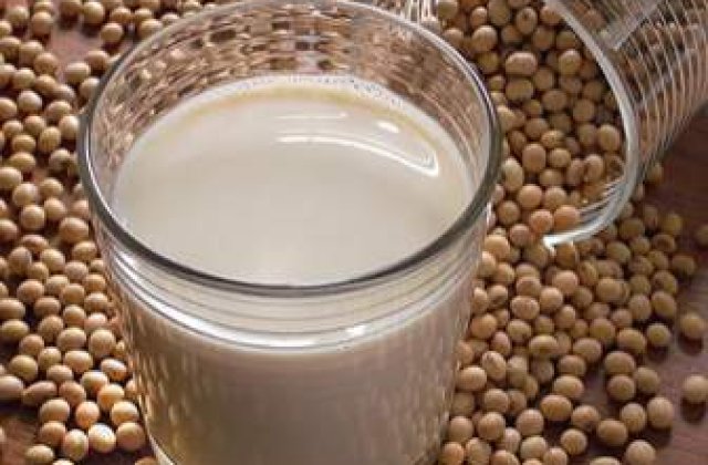 6 beneficii pentru sanatate ta ale laptelui de soia