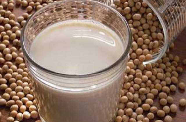 6 beneficii pentru sanatate ta ale laptelui de soia
