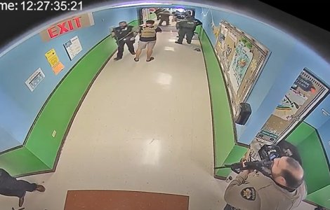 VIDEO Înregistrarea atacului de la școala din Texas, făcută publică