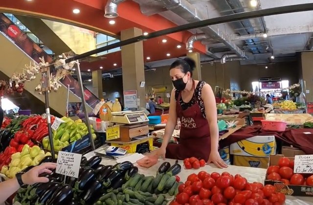Unul din doi rom&acirc;ni cumpără fructe și legume rom&acirc;nești