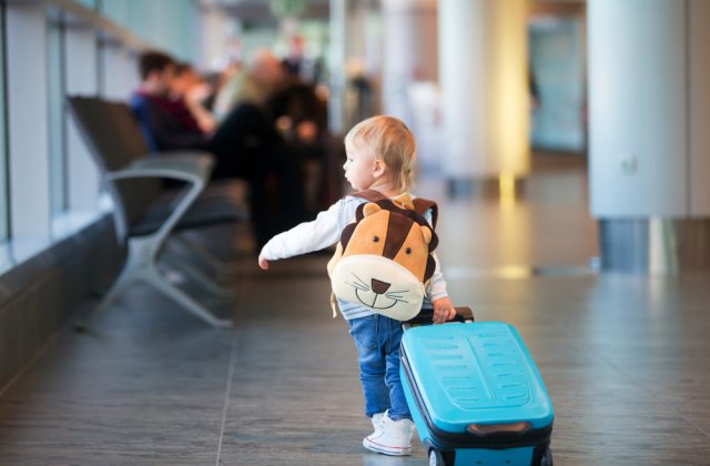 Actele necesare pentru vacanța cu copiii. &Icirc;n ce condiții pot părăsi cei mici țara natală 