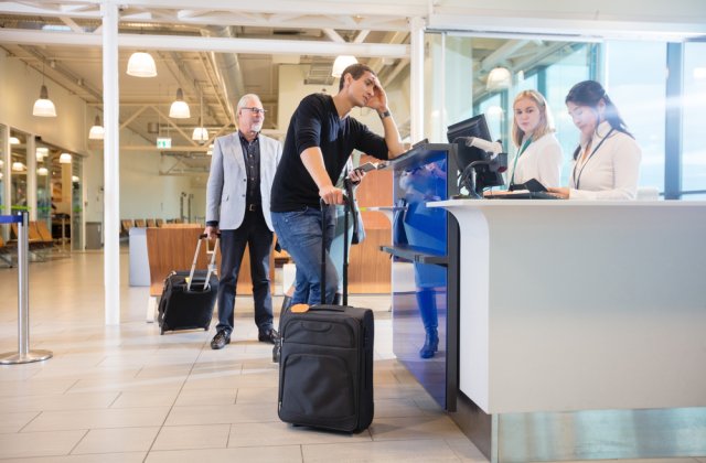 Călătoria cu avionul, la noroc. Șansele ca un zbor să fie anulat sunt de 2,5 ori mai mari &icirc;n 2022 dec&acirc;t &icirc;n 2019 