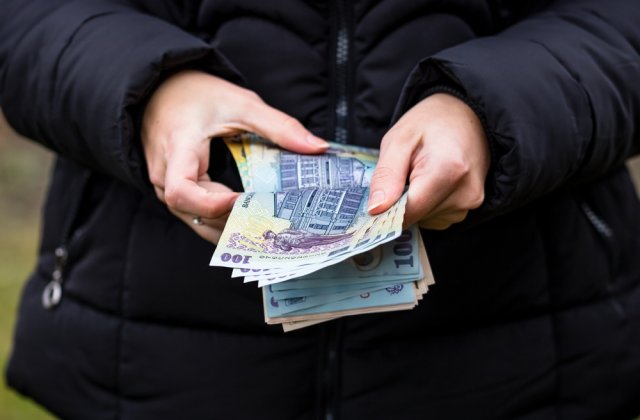 Mai multe locuri de muncă disponibile pentru tineri &icirc;n 2022. &Icirc;n ce domenii sunt salarii mai mari chiar și cu 14% 