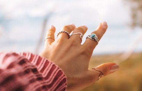 Cum alegi bijuterii argint potrivite și de calitate