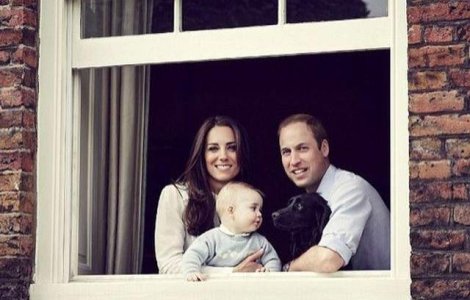 Printul George, vazut facand primii pasi in public