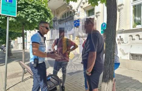 Portofel cu droguri găsit pe stradă, în Arad, ajuns la polițiștii locali