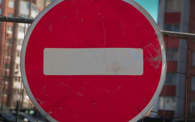 Acces interzis pentru...