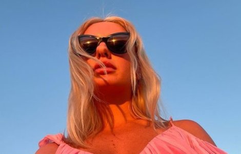 Alexandra Stan, adevăratul motiv pentru care își editează pozele: „Nu sunt mândră de asta, dar nici nu mă judec prea aspru”