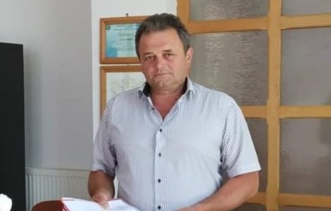 Trei persoane au murit după ce au căzut într-o fosă septică, în județul Mureș. Printre ei, și primarul localitații