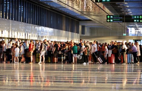 Țara care reintroduce controlul COVID-19 în punctele de frontieră