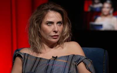 Doi mari cântăreți din...