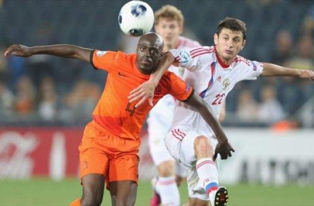 Fundasul olandez Martins Indi are comotie si a fost transportat la spital
